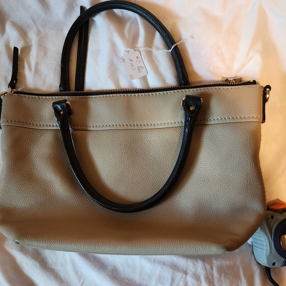 Kate Spade - Picture 3 of 6